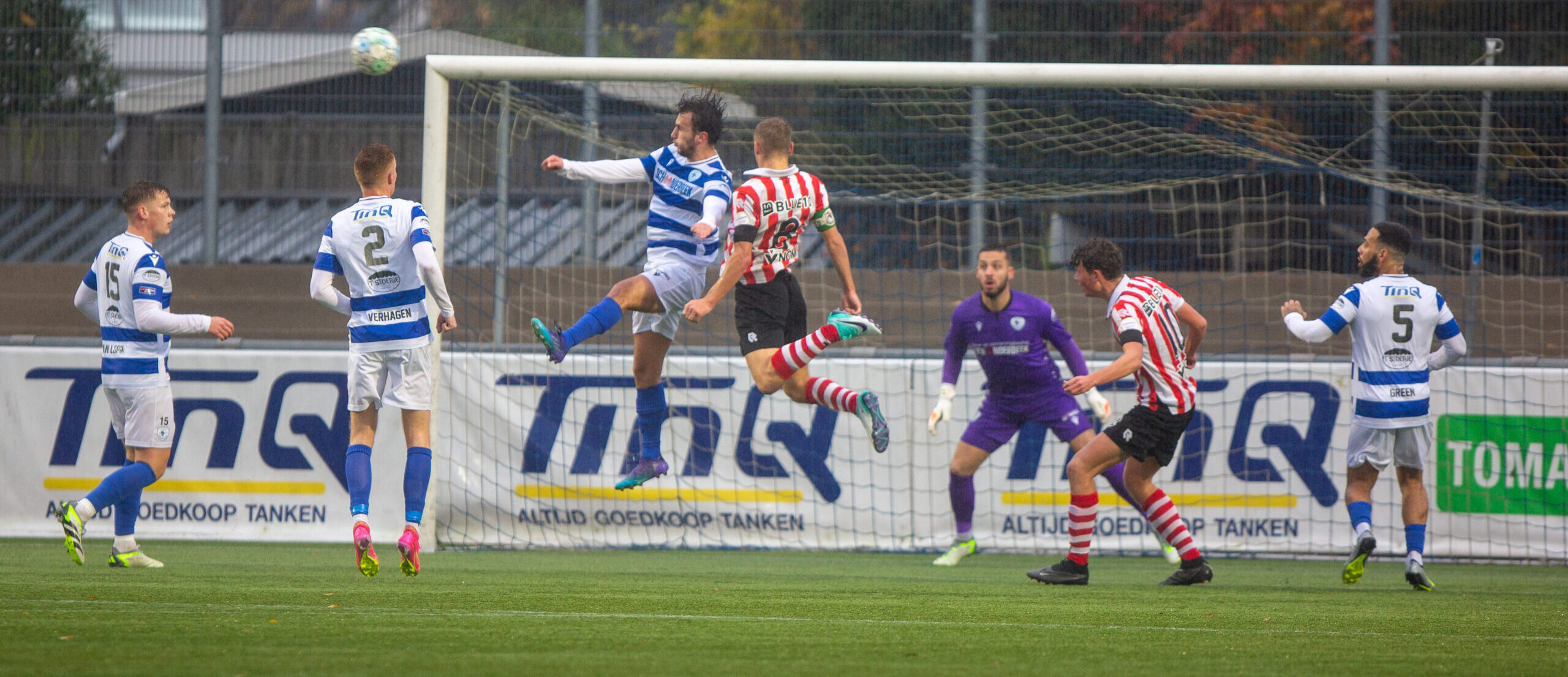Sterk Spakenburg wint met 3-1 van Jong Sparta