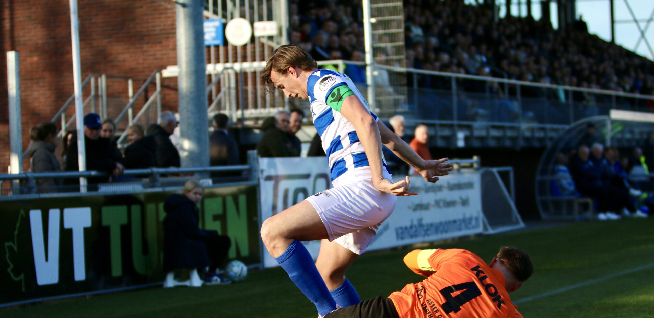 Spakenburg wint van ACV Assen en loopt weer uit