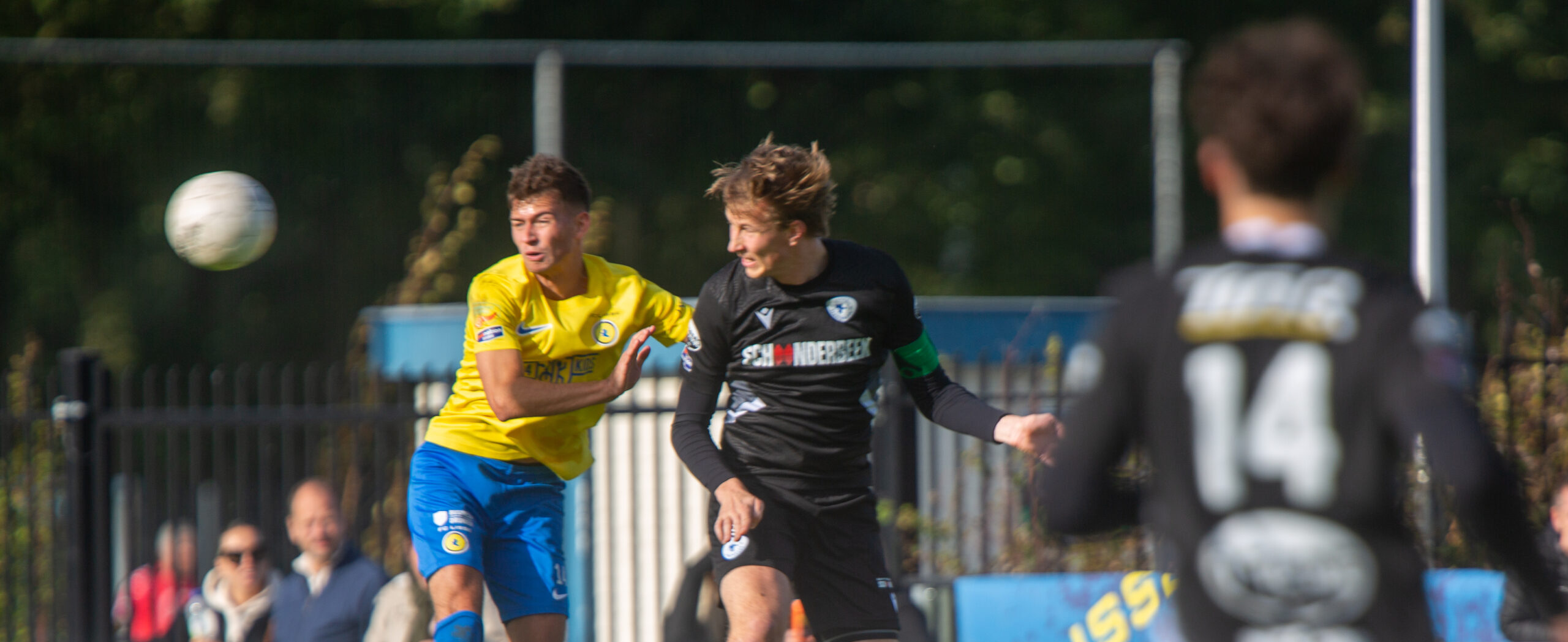 Kop-staart duel op de Blauwe Westmaat