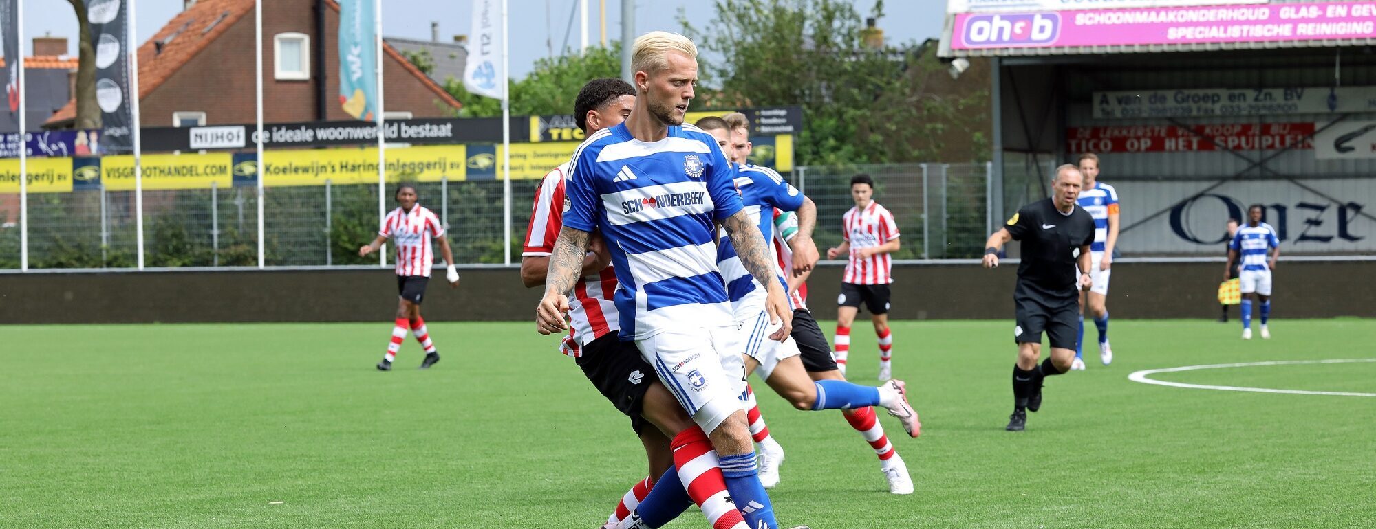 Spakenburg wint eerste oefenduel overtuigend van Jong Sparta 