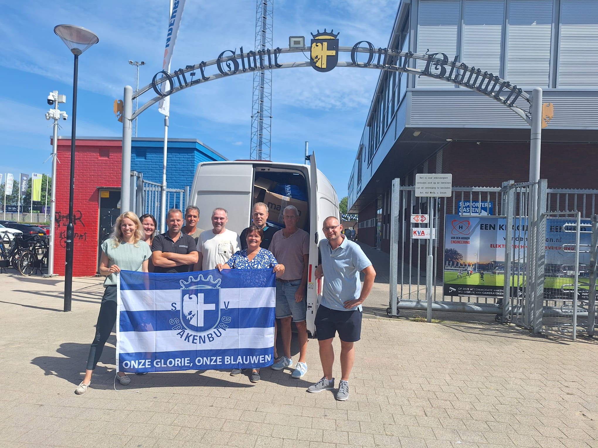 SV Spakenburg doneert kleding aan Mayamba Football Academy