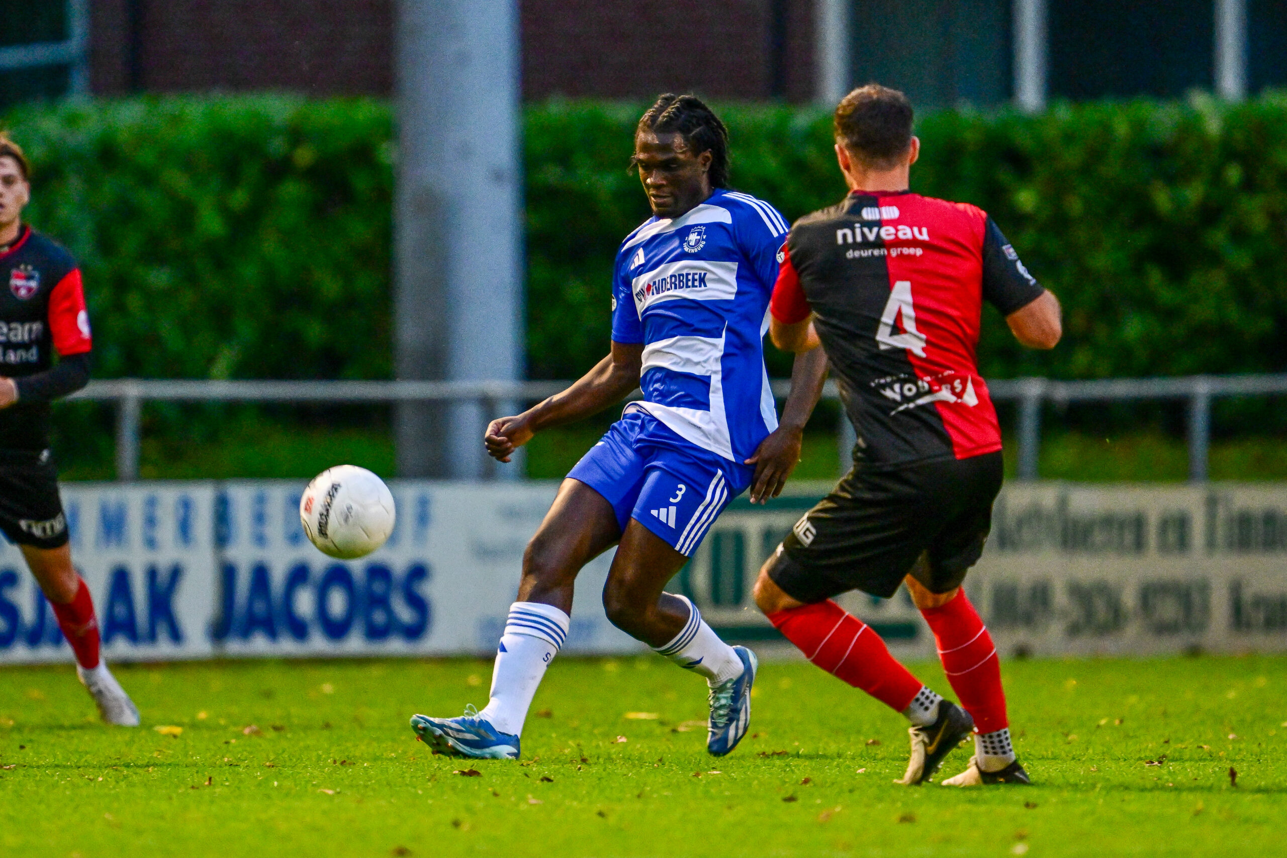 Augustin Drakpe speelt ook komend seizoen voor Spakenburg