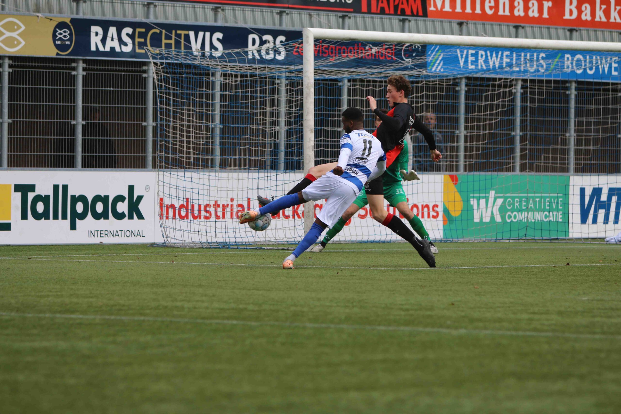 Jong Almere City te gast op de Blauwe Westmaat