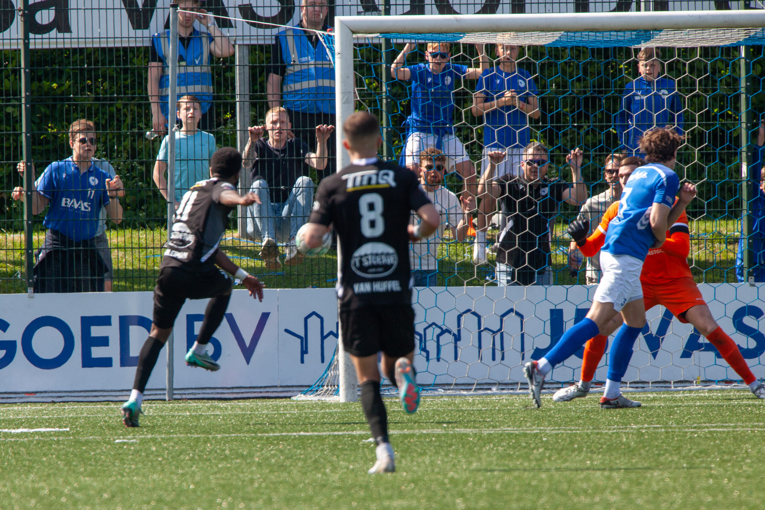 Jaar uit met blauwe streekderby in Veenendaal