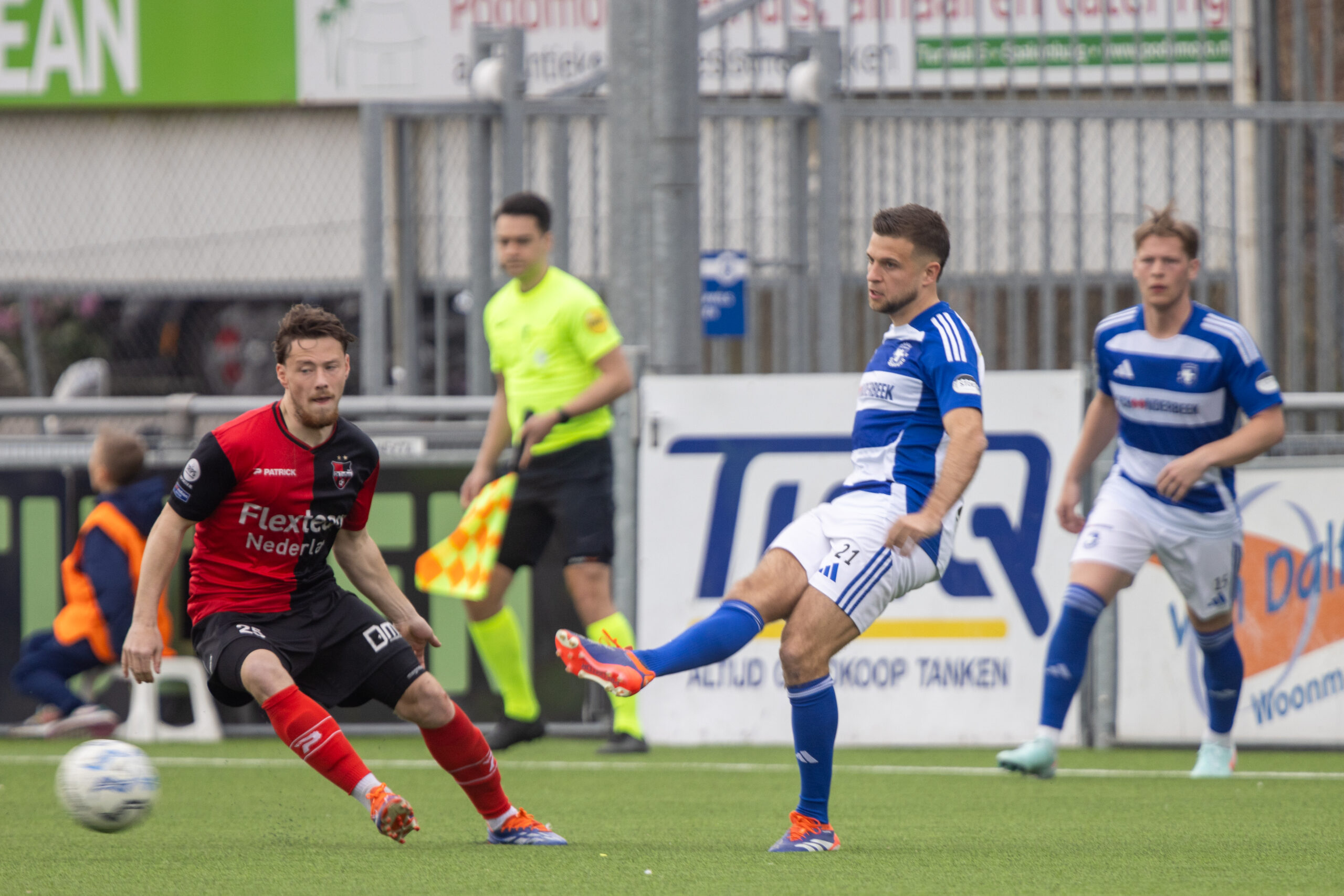 Spakenburg verliest in eigen huis van De Treffers