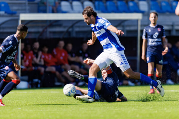 SPAKENBURG 10–05-2025 ,sports park Westmaat Season 2024/2025, Tweede Divisie Football, Betnation League  Spakenburg- Noordwijk Spakenburg player Tobias Kleijweg VV Noordwijk player Emiel Wendt 