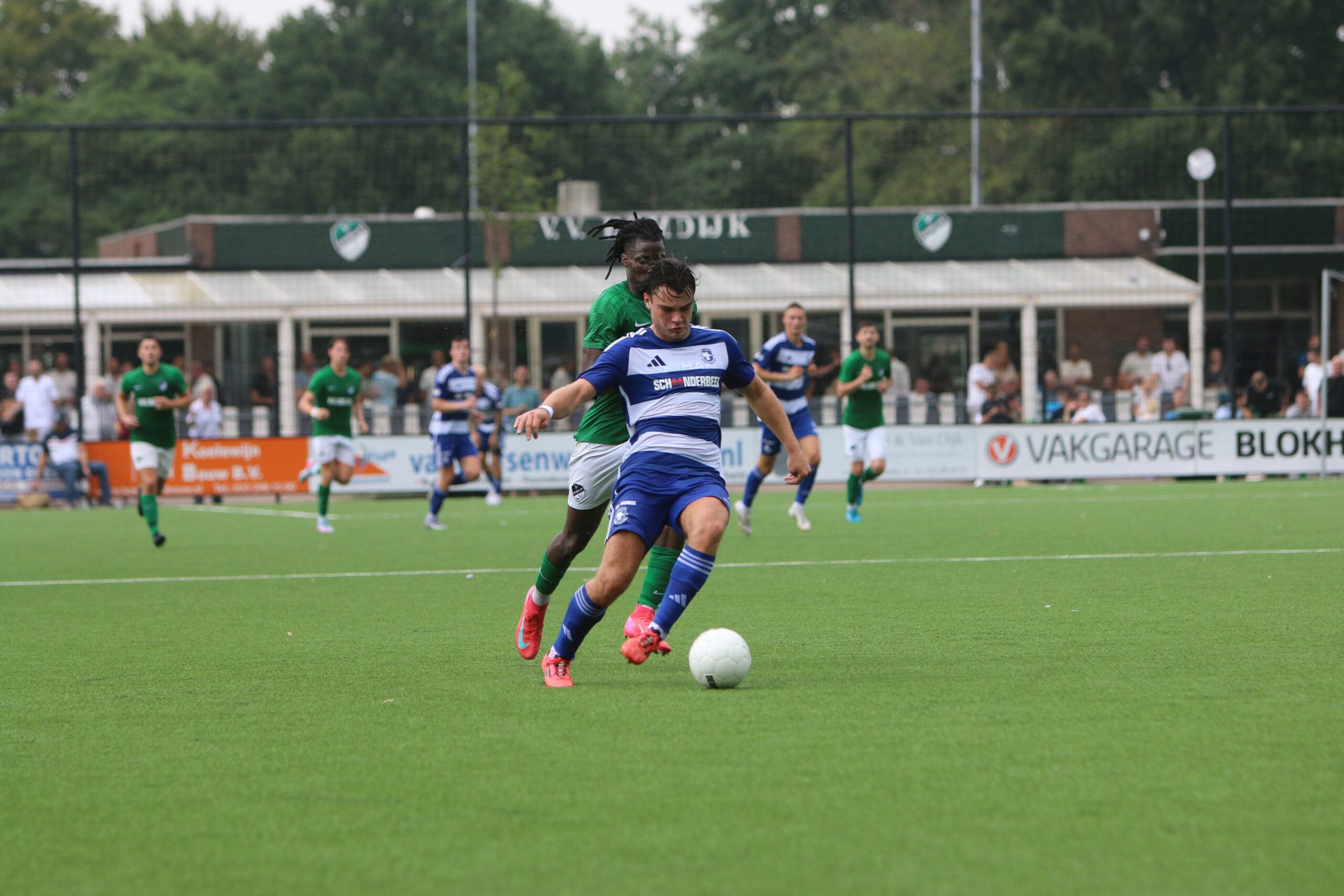 Spakenburg wint zonder al te veel moeite van Eemdijk