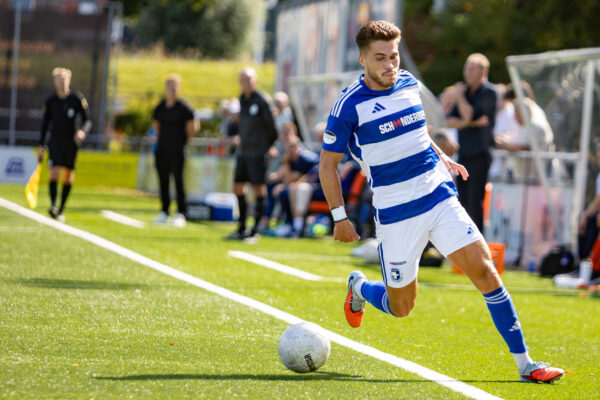 VOLENDAM , 06-09-2025 ,  Hein Koning stadium , season 2025-2026 , Dutch tweede divisie football , match between RKAV Volendam and Spakenburg,  picture shows Spakenburg player Sam van Huffel