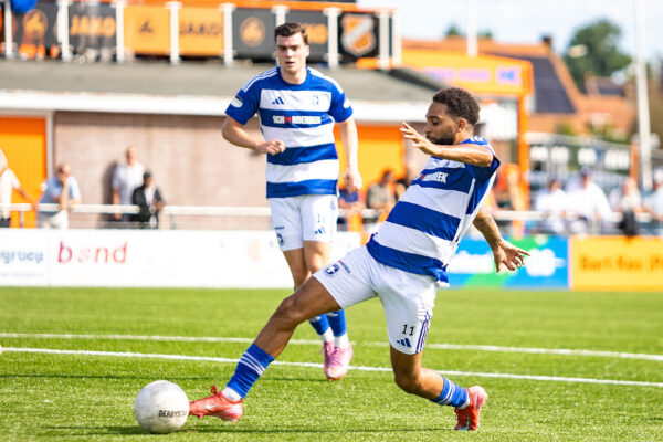 VOLENDAM , 06-09-2025 ,  Hein Koning stadium , season 2025-2026 , Dutch tweede divisie football , match between RKAV Volendam and Spakenburg,  picture shows Spakenburg player Ravelino Junte