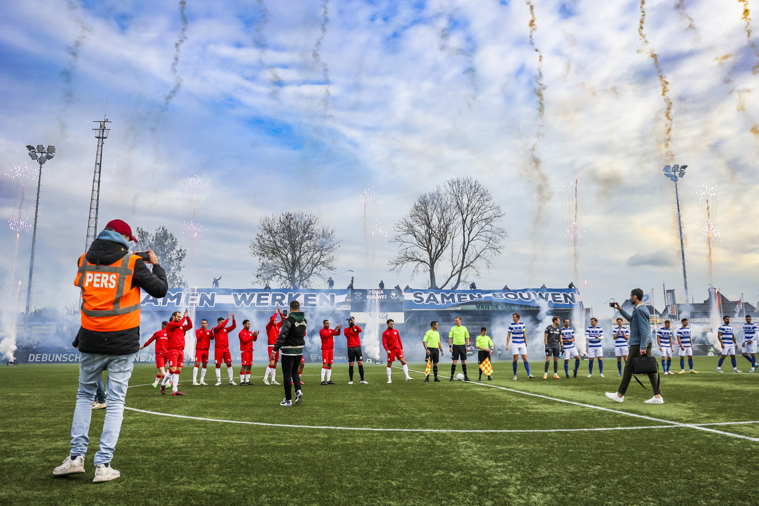 Spakenburg gastheer van de dorpsderby