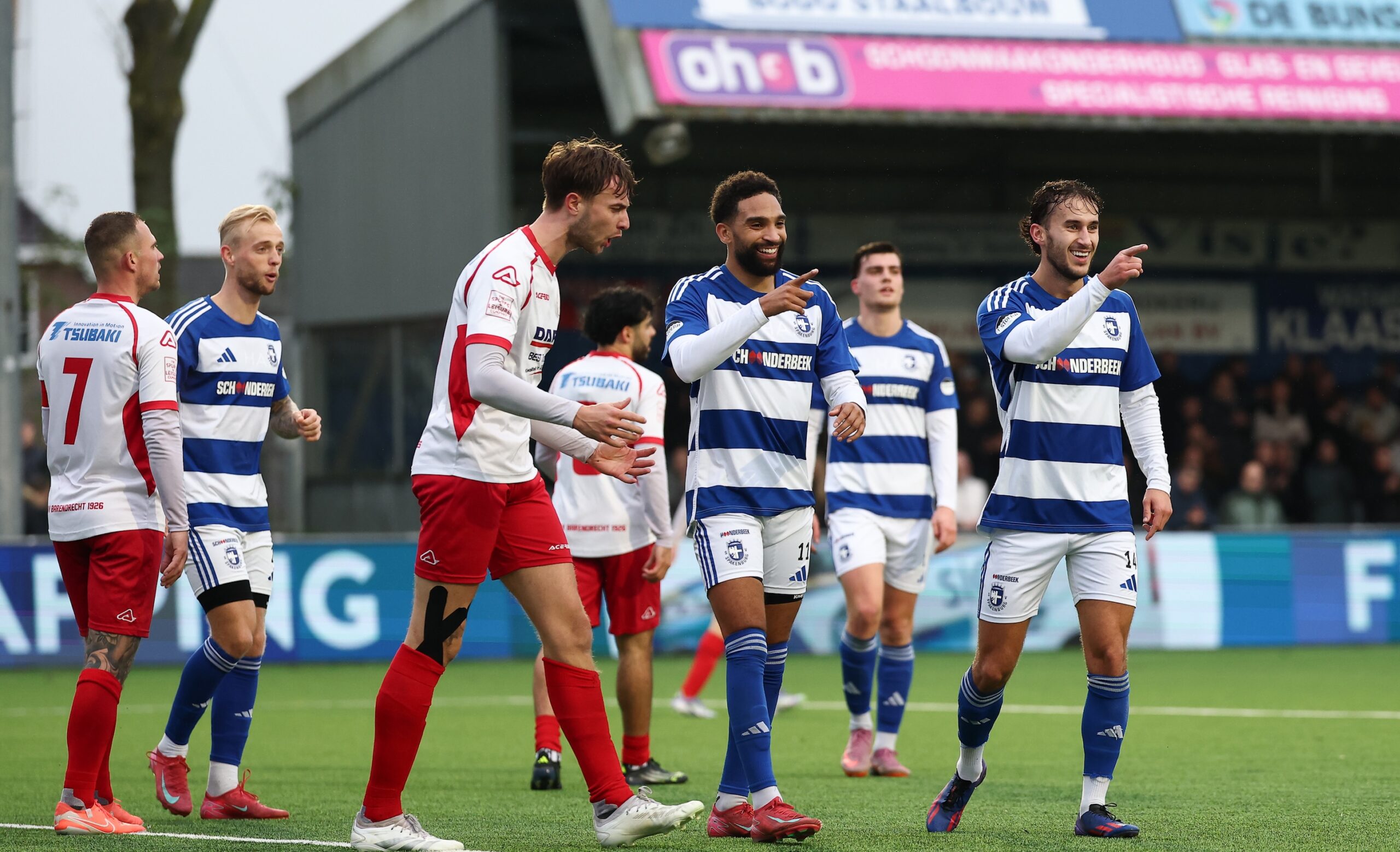 Spakenburg evenaart eigen record en wint met 8-0