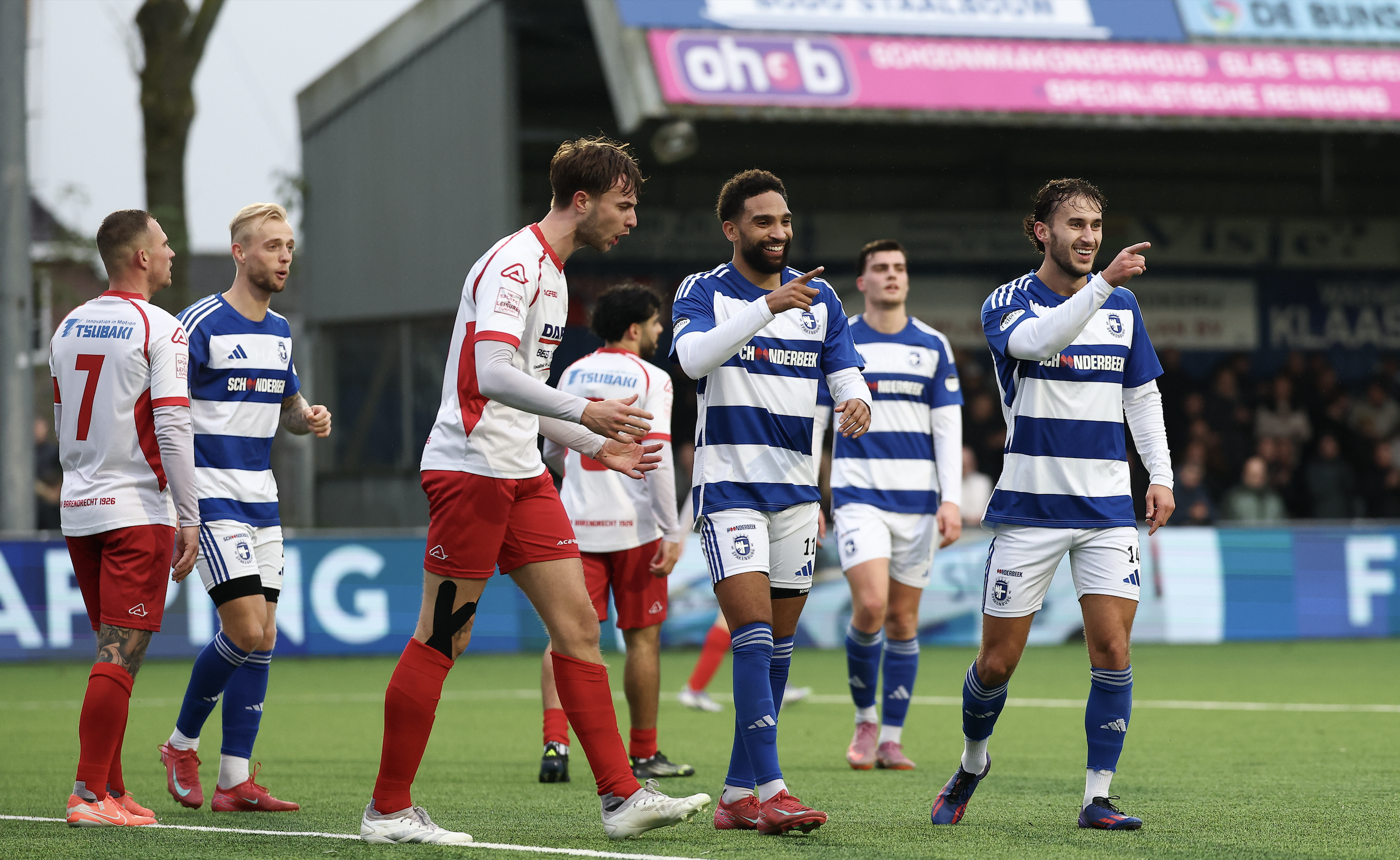 Spakenburg evenaart eigen record en wint met 8-0