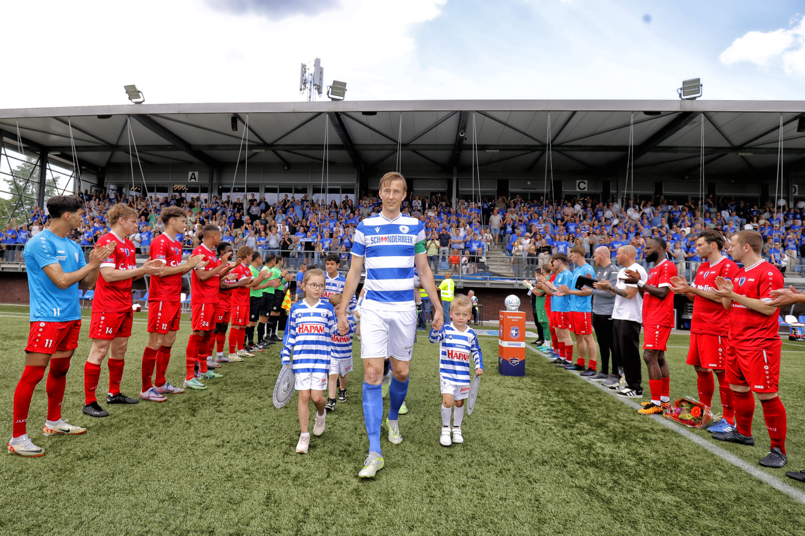 Topscorer, kampioen en bekerheld Floris van der Linden en Spakenburg gaan uit elkaar