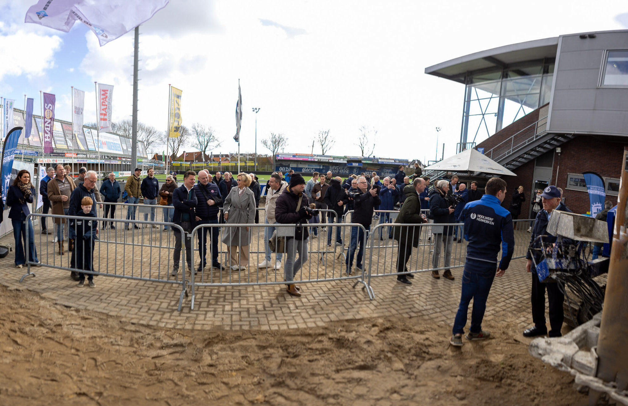 Eerste paal geslagen voor verbouwing SV Spakenburg