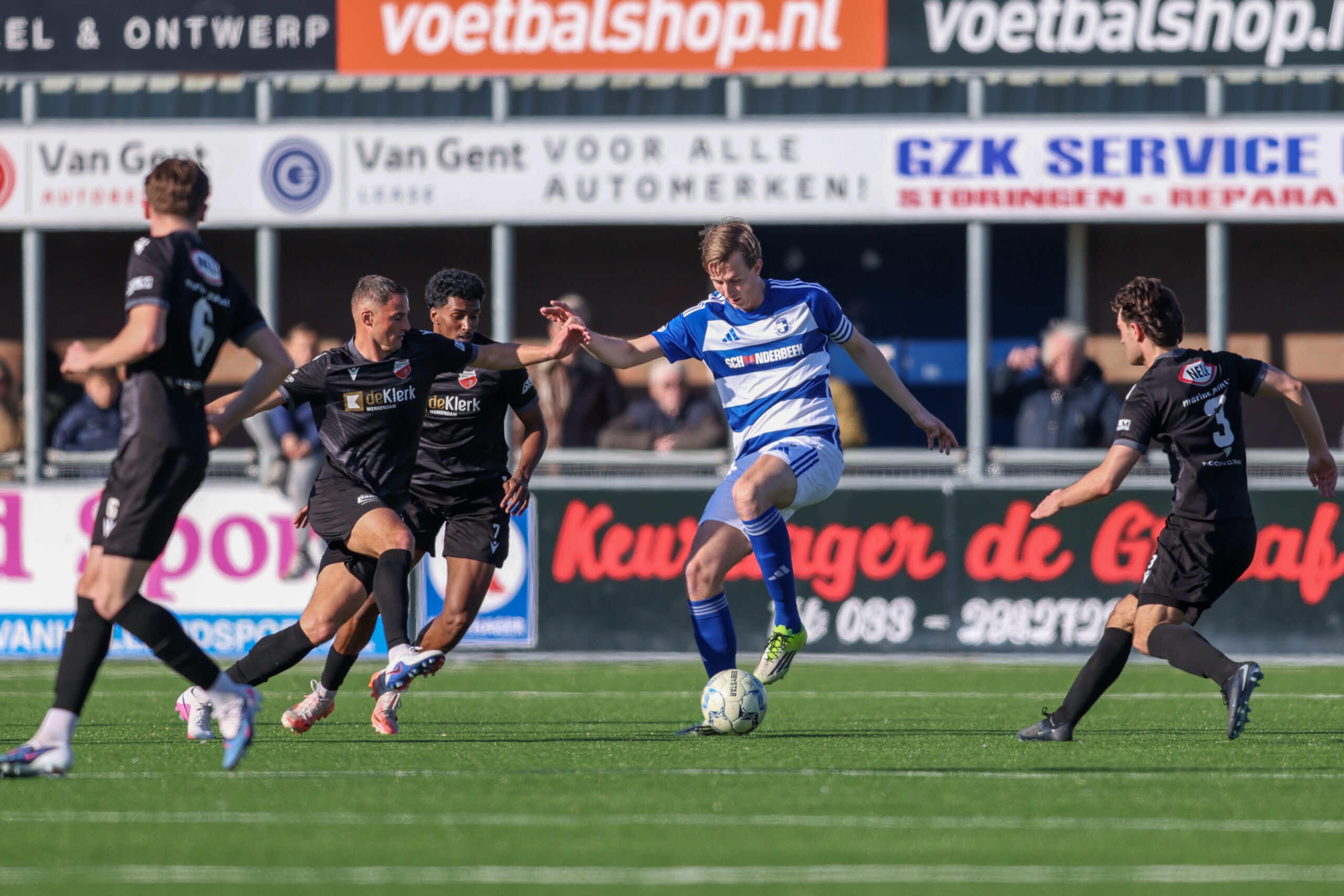 Spakenburg geeft zege uit handen in tweede helft