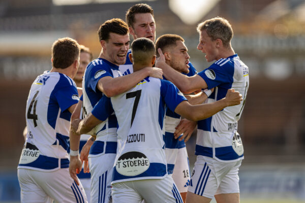 BUNSCHOTEN-SPAKENBURG, 03-10-2026, Sportpark De Westmaat, season 2027/2028 Dutch Tweede Divisie Football, Match between Spakenburg and AFC. Picture shows celebration of Spakenburg goal