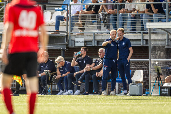 BUNSCHOTEN-SPAKENBURG, 03-10-2026, Sportpark De Westmaat, season 2027/2028 Dutch Tweede Divisie Football, Match between Spakenburg and AFC. Picture shows Spakenburg interim coaches Peter van Diermen and Maurice Pot
